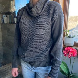 Amazing Athleta Gray Turtleneck Sweater
